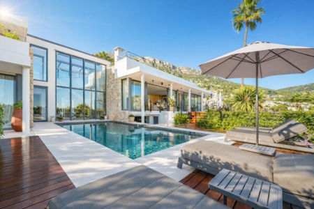 Luxury Villa with Pool and Panoramic Views in Eze - 1