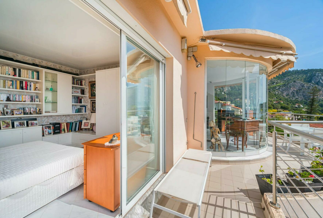 Appartement au dernier étage à Eze