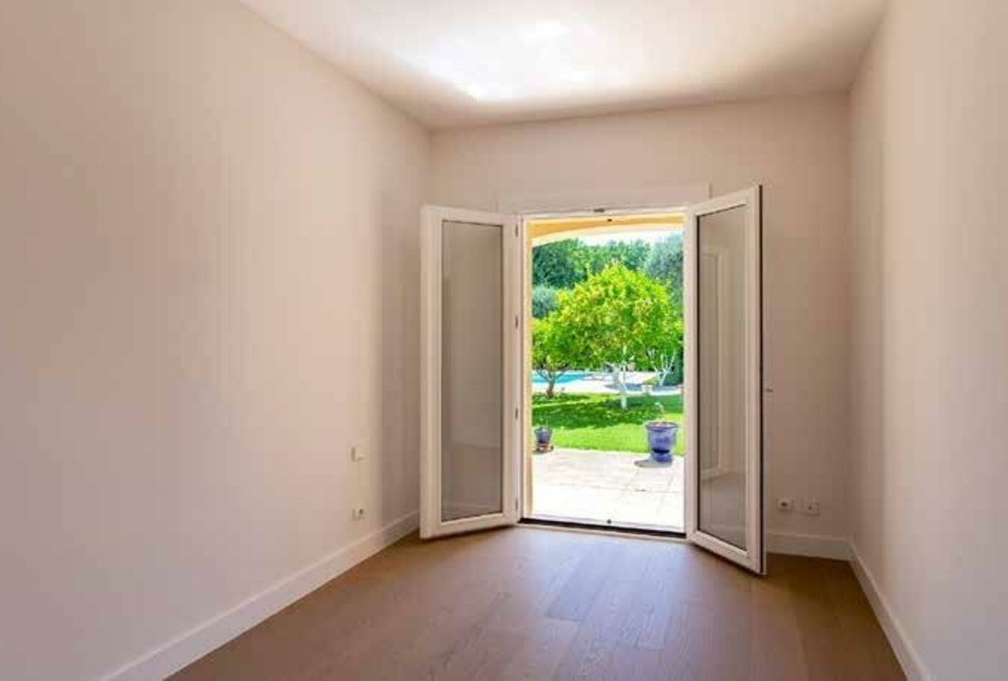 Villefranche-sur-Mer – Neo-Provençal Villa with Pool & Garden