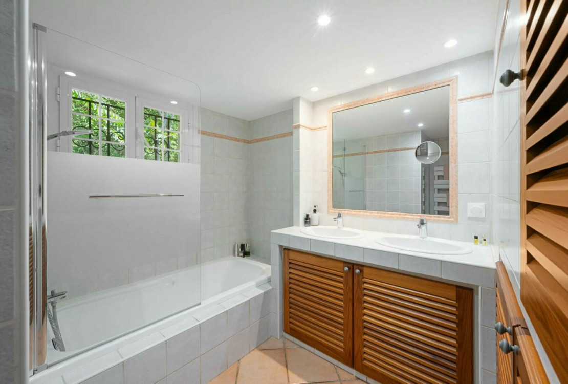 Villa zum Verkauf in Èze Bord de Mer