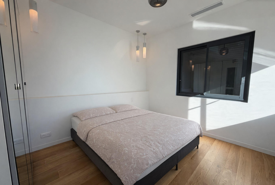 Villa contemporanea  – 5 camere da letto + studio – Piscina - A ridosso del confine con Monaco