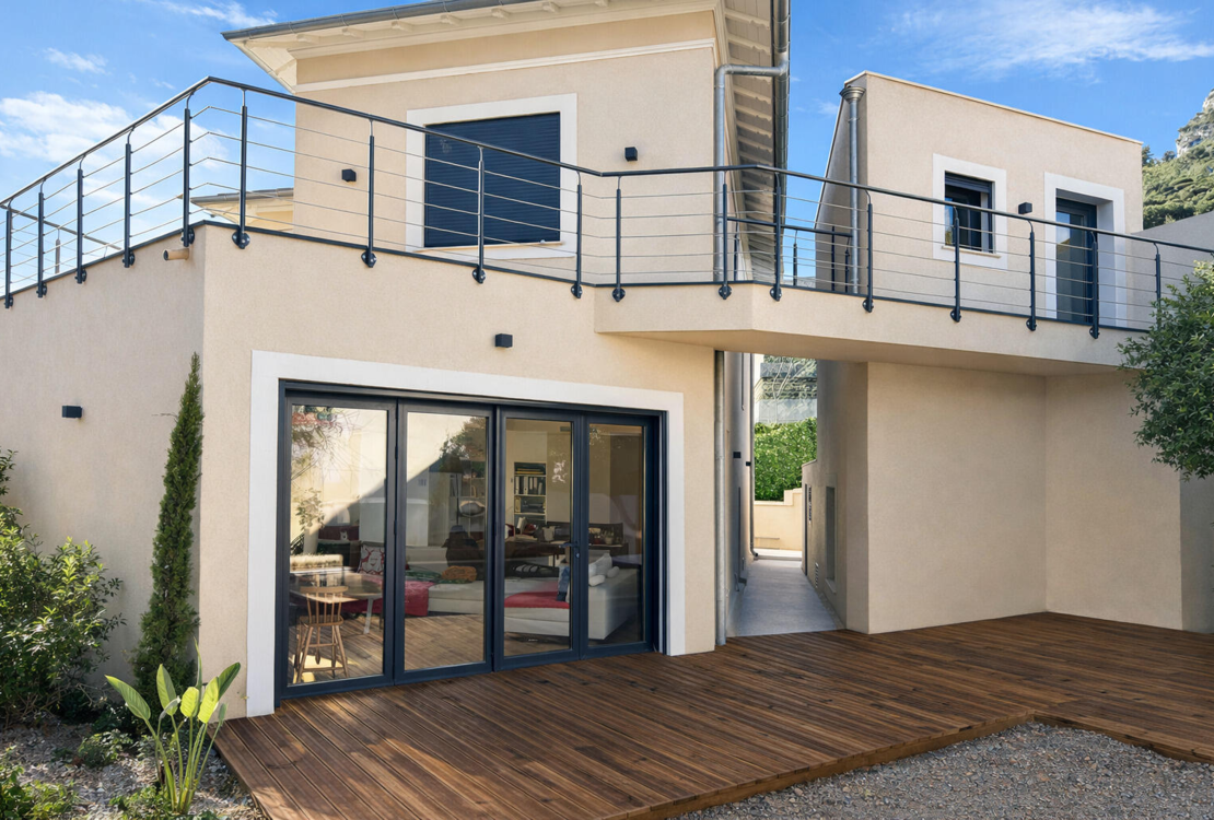 Villa contemporanea  – 5 camere da letto + studio – Piscina - A ridosso del confine con Monaco