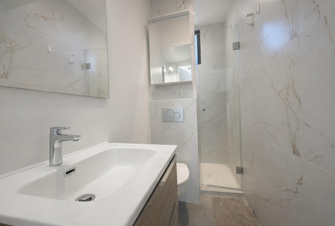 Villa contemporanea  – 5 camere da letto + studio – Piscina - A ridosso del confine con Monaco