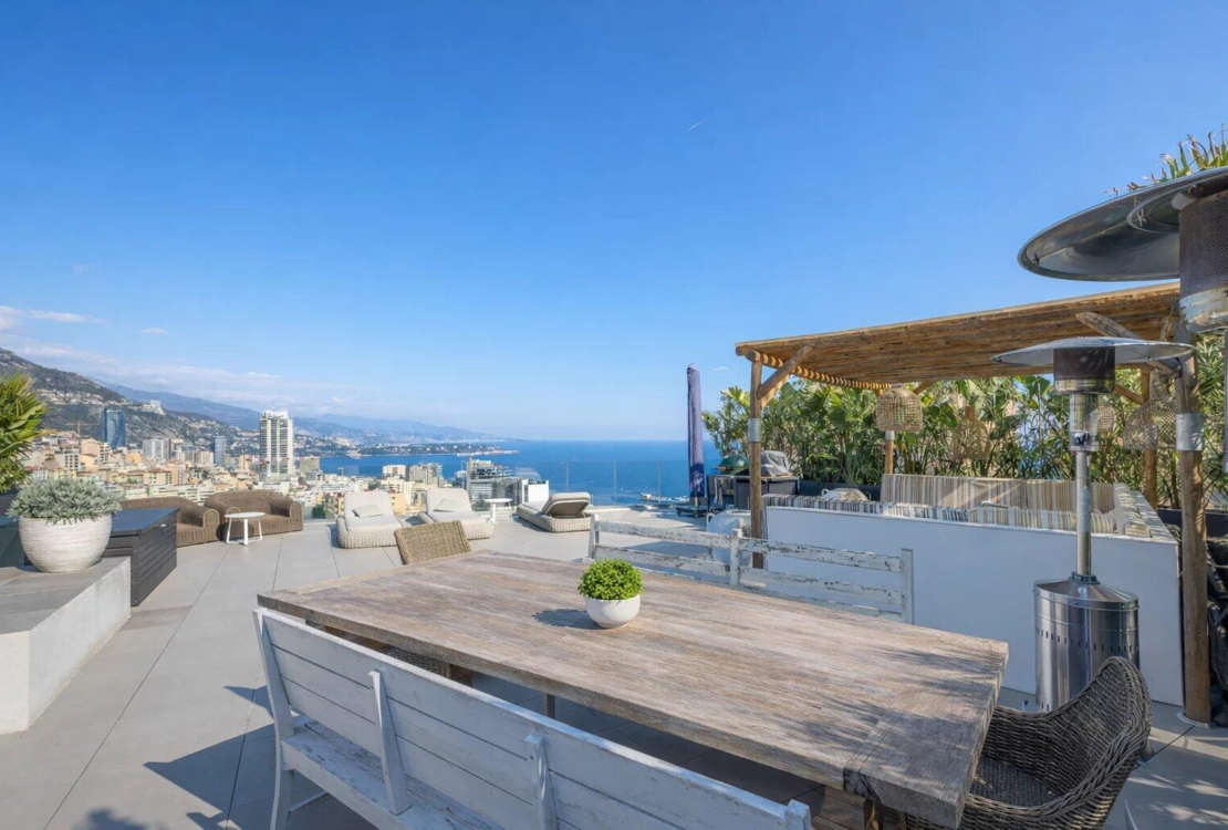 Stunning Duplex Penthouse – Private Rooftop & Monaco Views