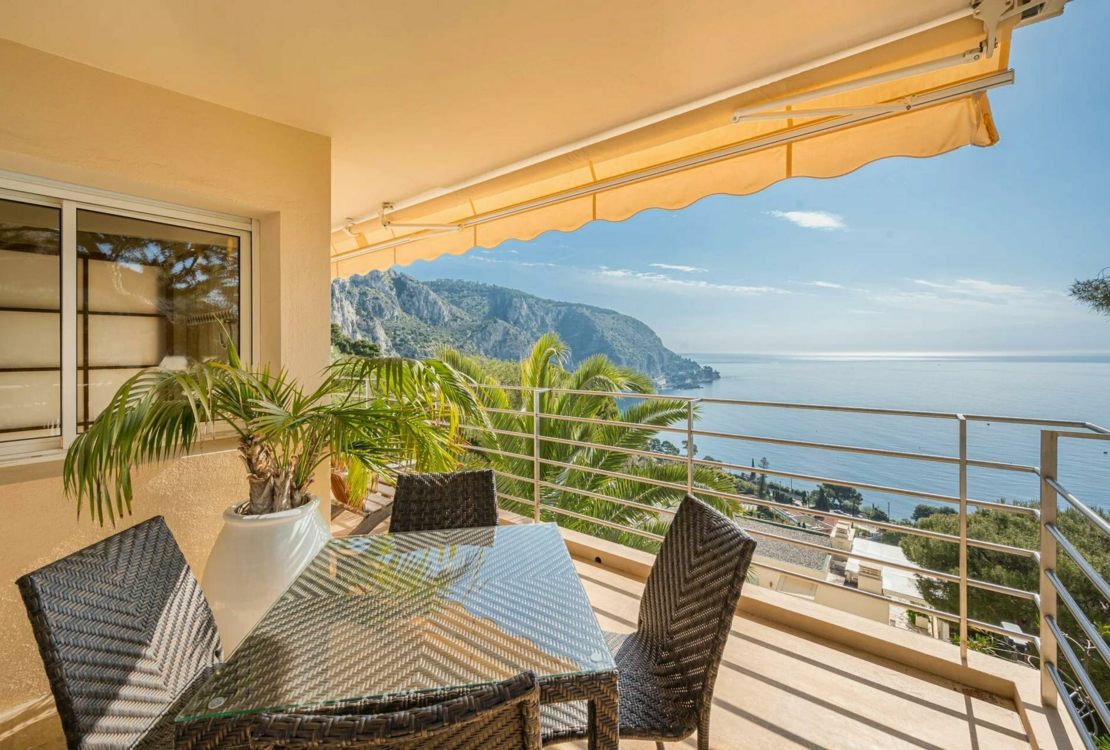 À VENDRE - Eze Bord de MER - VILLA AVEC PISCINE - VUE PANORAMIQUE SUR LA MER