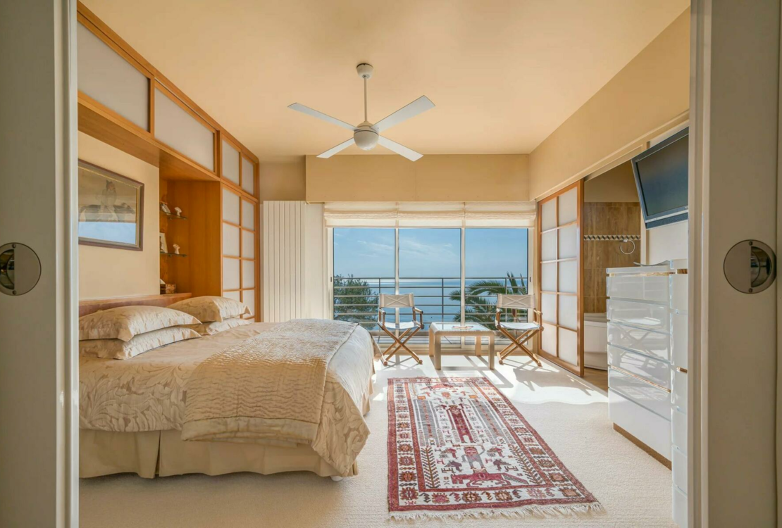 À VENDRE - Eze Bord de MER - VILLA AVEC PISCINE - VUE PANORAMIQUE SUR LA MER