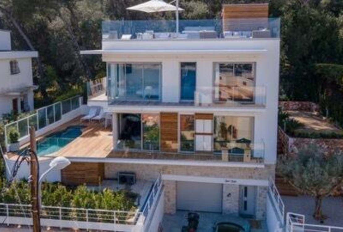 Роскошная вилла для долгосрочной аренды в Мон-Бороне, Ницца | Вид на море и бассейны