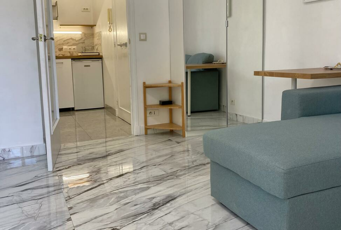 Studio au bord de la mer à Menton — Résidence Palais de la Madone