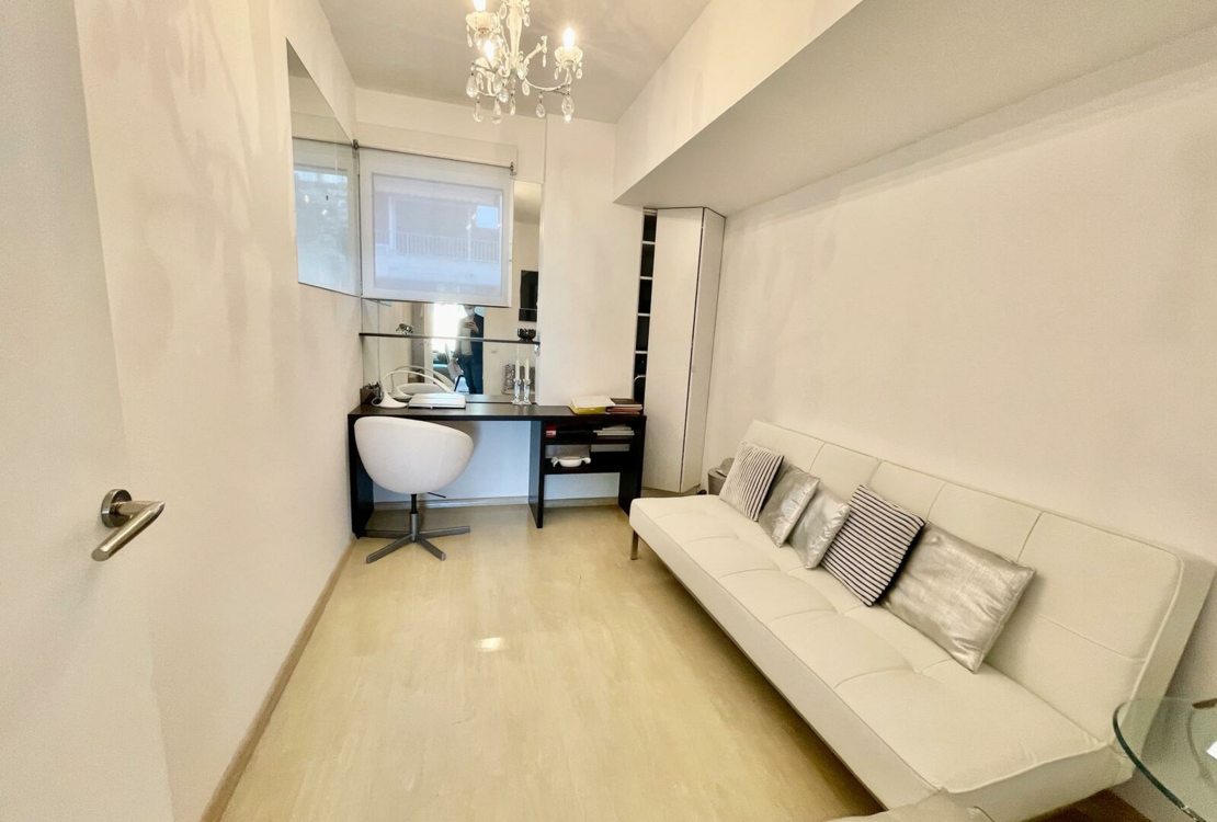 Hervorragende 4-Zimmer-Wohnung mit Terrasse und Panoramablick auf das Meer